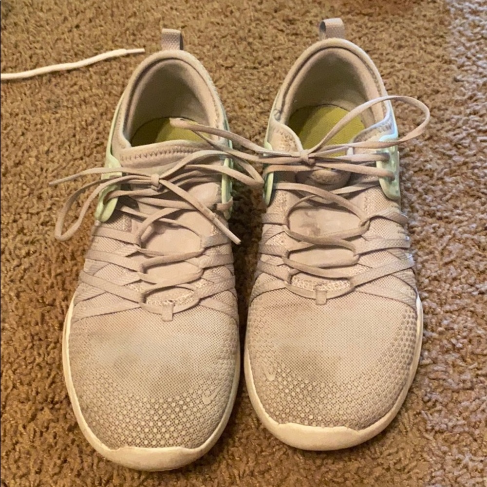 Nike Tennis Shoes
